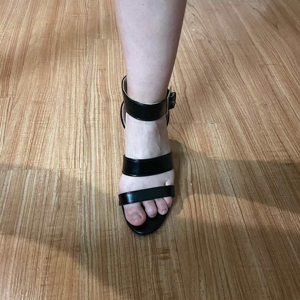 Heels - Picture 8 of 8